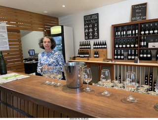 47 a1s. Astro Trails - wine-tasting tour - vineyard store