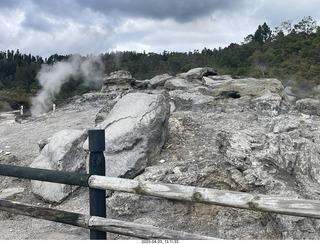 137 a1s. New Zealand - Thermal Hot Springs - Te Puia - steam and geyser