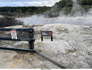 248 a1s. New Zealand - Hell's Gate - mud and thermal walk