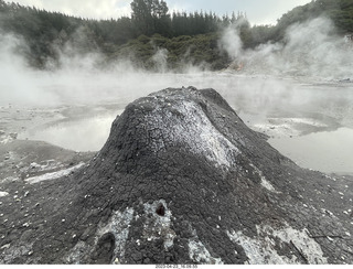 255 a1s. New Zealand - Hell's Gate - mud and thermal walk - mud volcano