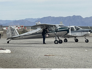 Amboy - Roy's Motel + car + N8377W