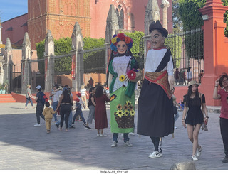 San Miguel de Allende  - tall people