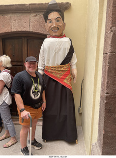 San Miguel de Allende - Adam and big person