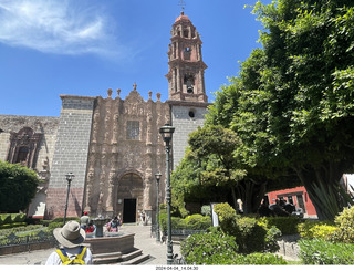 San Miguel de Allende - big person