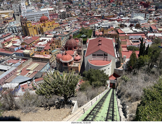 Guanajuato - lift going down