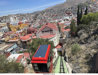 Guanajuato - lift going down