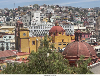 127 a24. Guanajuato - lift going down