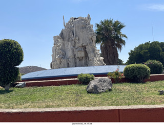 172 a24. Guanajuato - sculpture