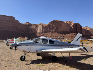 Monument Valley airport - N8377W