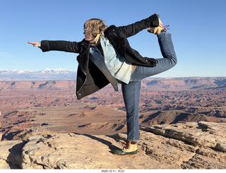 375 a2q. Utah - Canyonlands National Park - Buck Overlook - Heather