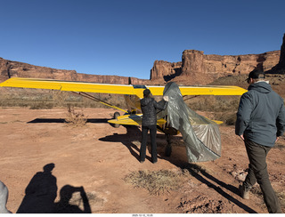 32 a2q. Utah - Mineral Canyon airstrip - yellow Husky NII8WY pilots
