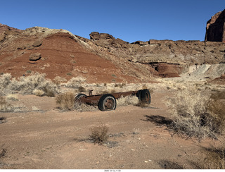 108 a2q. Utah - Mineral Canyon hike - old vehicle