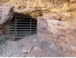 140 a2q. Utah - Mineral Canyon hike - mine