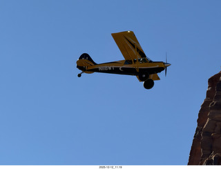 143 a2q. Utah - Mineral Canyon hike - yellow Husky NII8WY