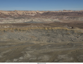 293 a2q. aerial - Utah - canyonlands - San Rafael Reef