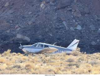 362 a2q. Utah - Hidden Splendor hike - N8377W