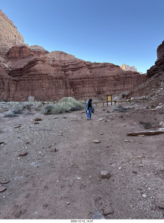 396 a2q. Utah - Hidden Splendor hike - Heather