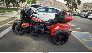 interesting three-wheel vehicle