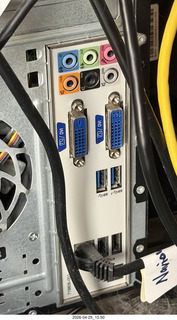 computer Navion back - video connectors