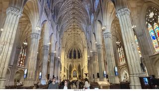 23 a2v. New York City - restaurant - St. Patrick's Cathedral