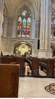 32 a2v. New York City - restaurant - St. Patrick's Cathedral