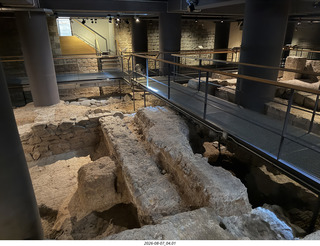 152 a2y. Spain - Barcelona - old Roman-Empire underground ruins